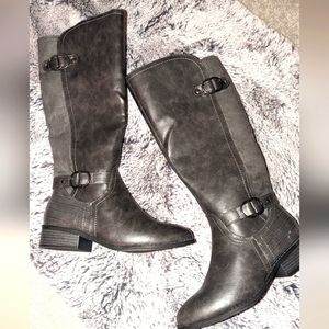 Brand NEW! Karen Scott - Size 7. Charcoal Grey. Zip Up Boots.